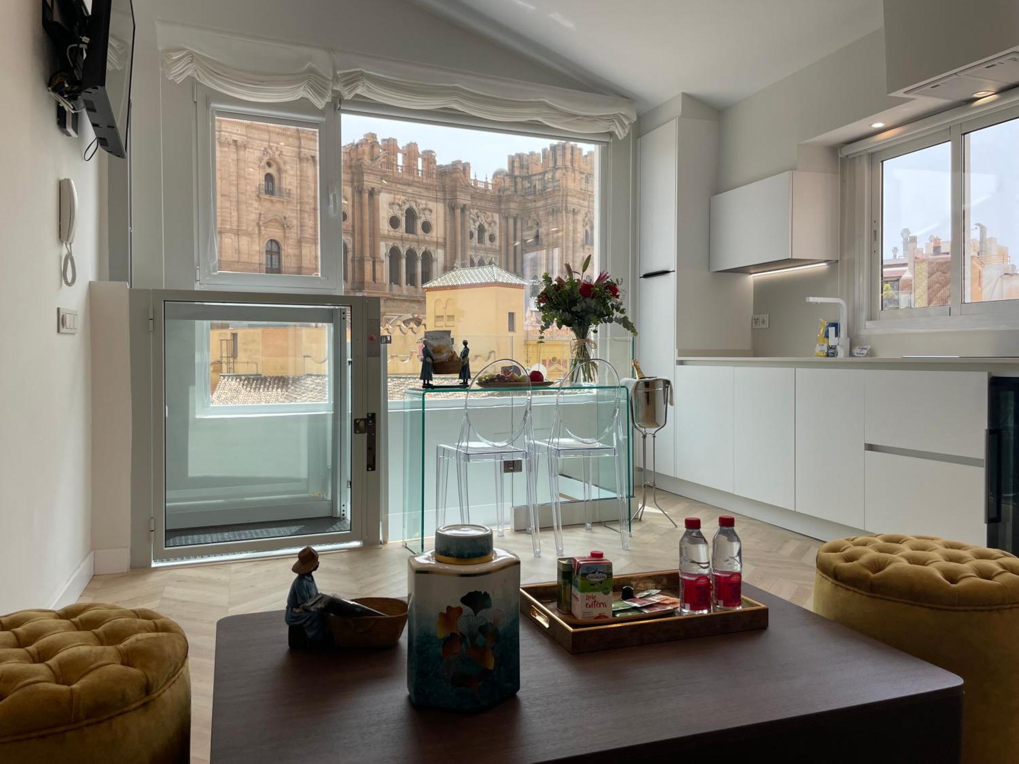 Cathedral Premium Suite Front View มาลากา ภายนอก รูปภาพ
